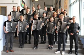 Bild zu "Look back" 40 Jahre AO Emertsham